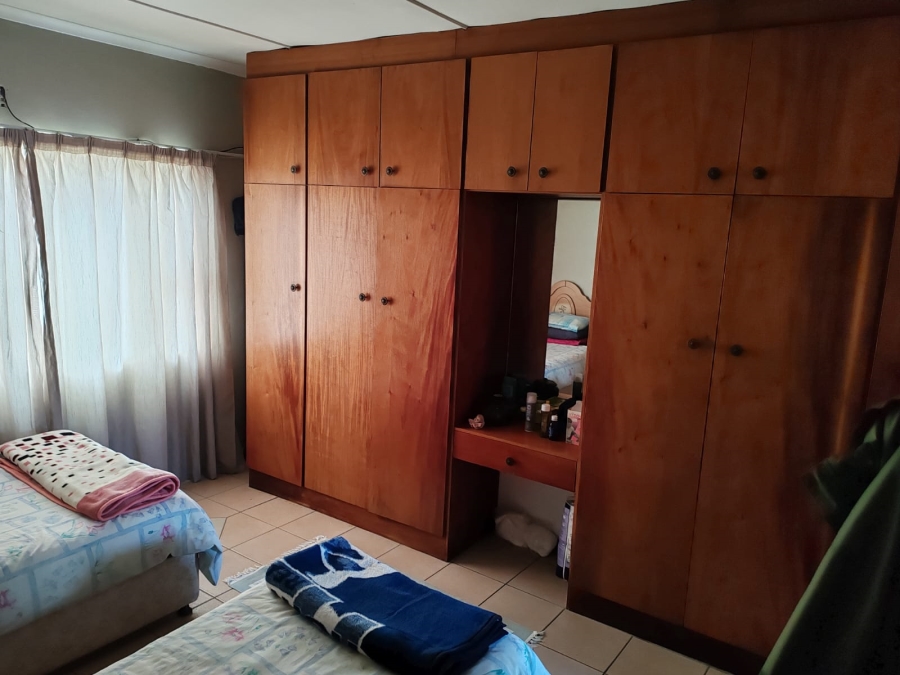 5 Bedroom Property for Sale in Perlemoenbaai Western Cape
